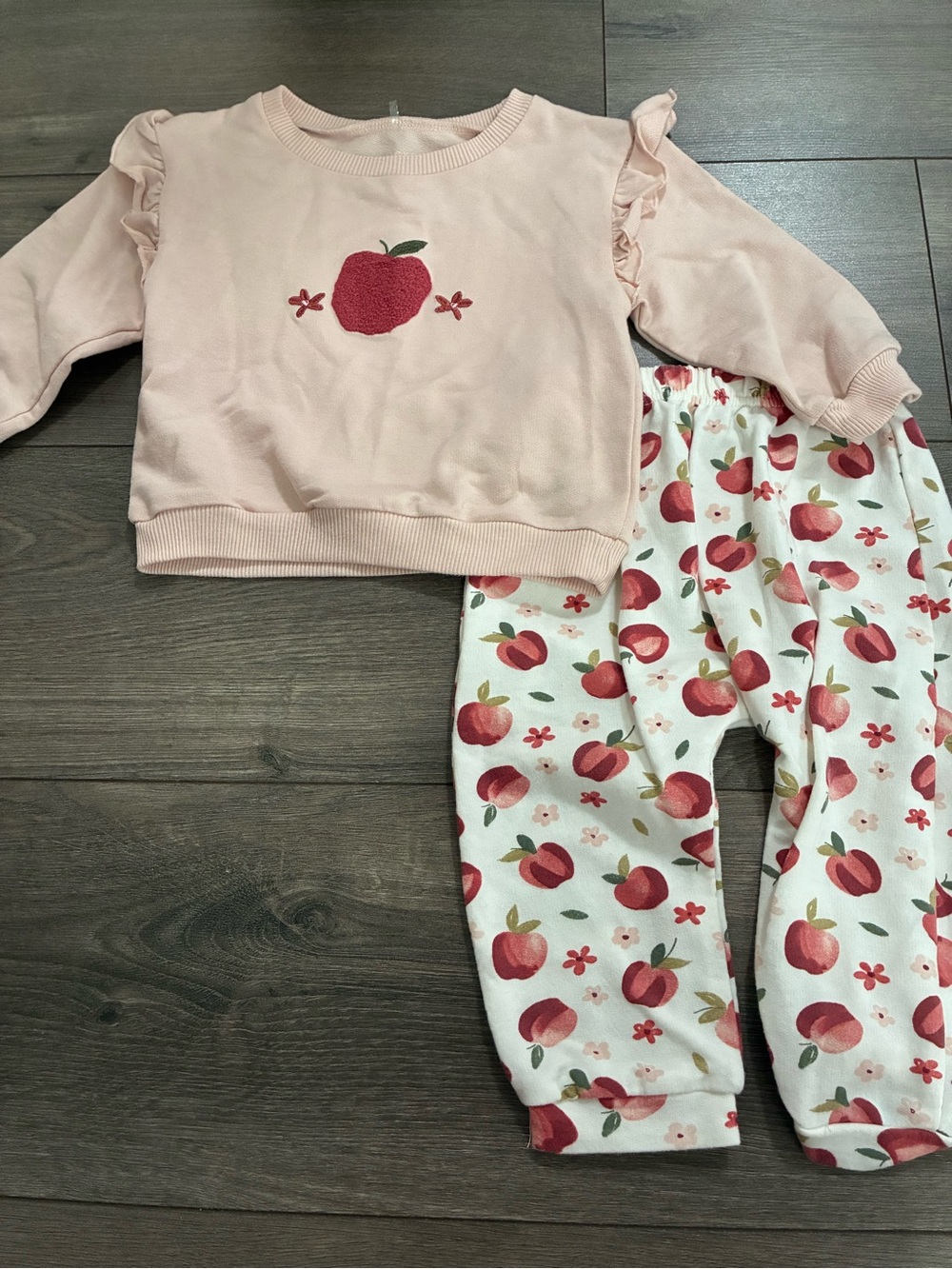 Kids Apple-Print pink sweater and matching pants set